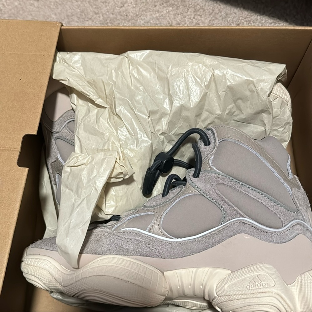 yeezys 500 size 6